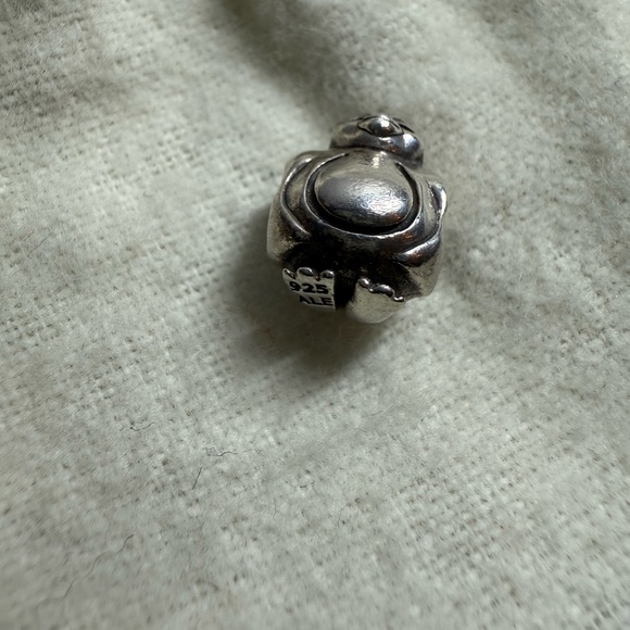 PANDORA - Silver Spotted Head Penguin Charm #790423 [retired] - Picture 4 of 4